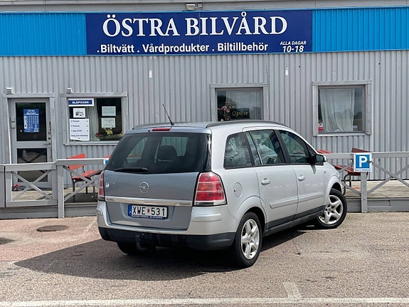 Opel Zafira 3 of 5