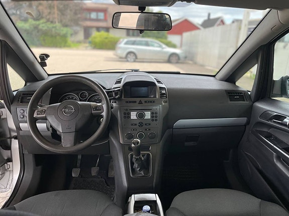 Opel Zafira 5 of 5