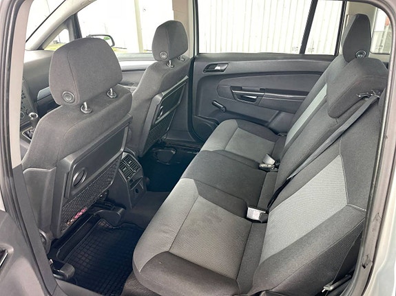 Opel Zafira 8 of 10