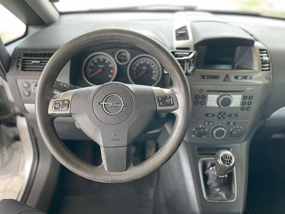 Opel Zafira 6 of 10