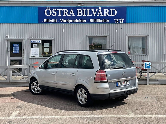 Opel Zafira 4 of 5