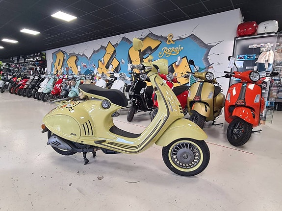 Vespa 946 Anniversario, 150cc,  1 st i hela Sverige, KAMPANJ