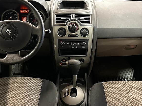 Renault Megane II 9 of 10