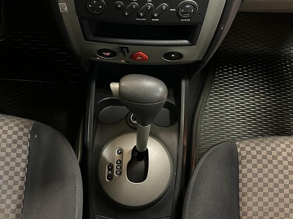 Renault Megane II 7 of 10