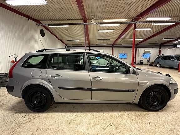 Renault Megane II 3 of 5
