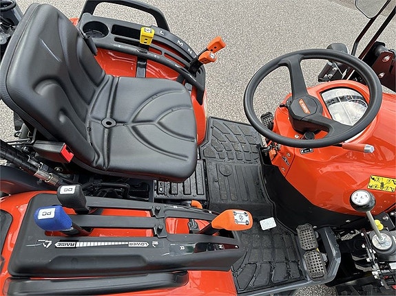 Kubota EK1-261 10 of 17