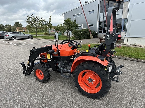 Kubota EK1-261 2 of 17