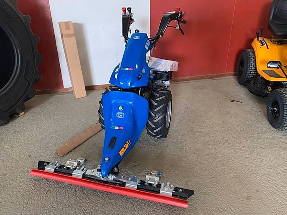 BCS 618 PS Knivbalk Laser ingår