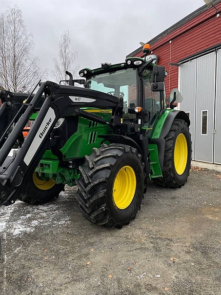John Deere 6130R med lastare i Nyskick 2 of 5