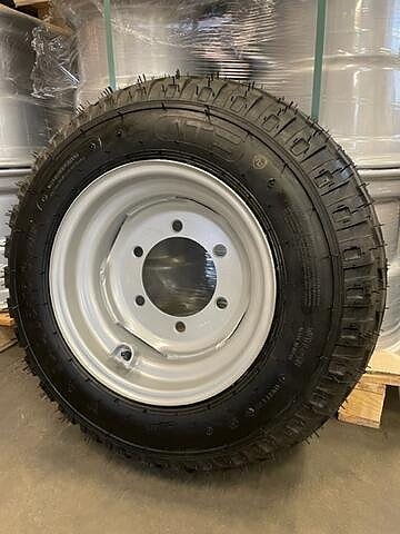 Nya kompletta hjul 10.0/75-15.3 10 pr 1780:- + moms