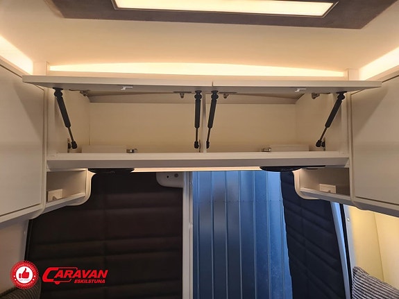 Kabe Travel Master Van 690 LB 19 of 25