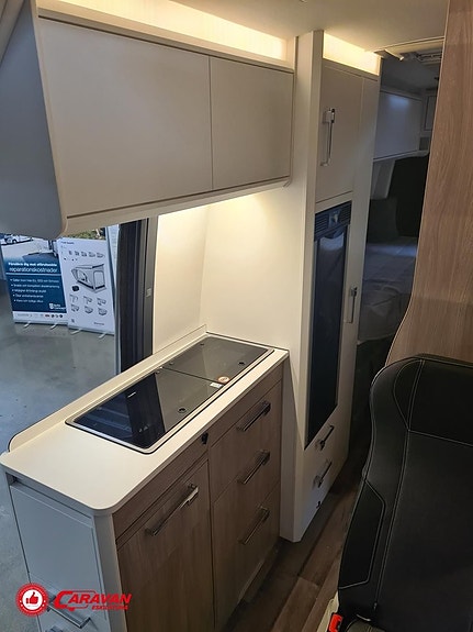 Kabe Travel Master Van 690 LB 7 of 25
