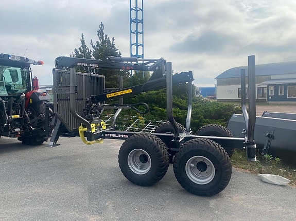 Skogsvagn Palms 8 ton med kran