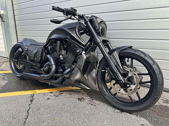 Harley-Davidson 4 of 5