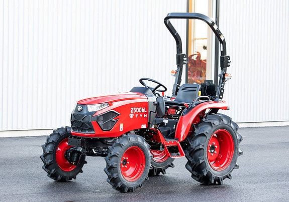 Traktor TYM 2500hL 4WD 24 hk Steg5