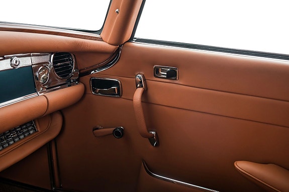 Mercedes-Benz 280 SL 12 of 19