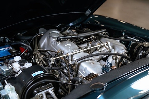 Mercedes-Benz 280 SL 7 of 19