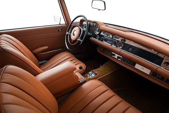 Mercedes-Benz 280 SL 15 of 19