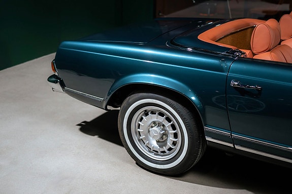 Mercedes-Benz 280 SL 4 of 5