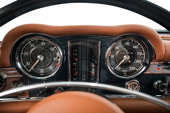 Mercedes-Benz 280 SL 10 of 19