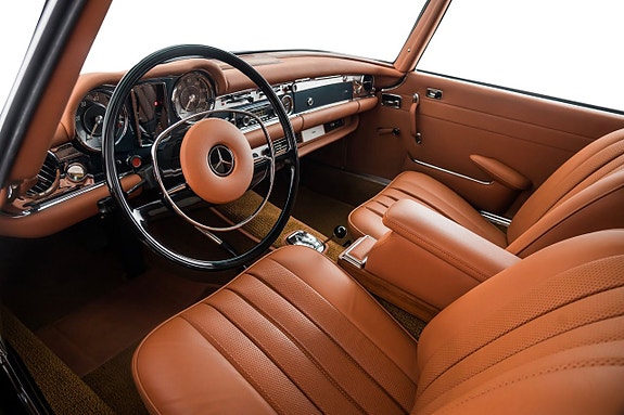 Mercedes-Benz 280 SL 8 of 19