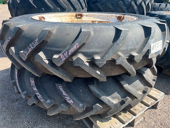 Alliance 13,6-38 Däck På Ford fälg