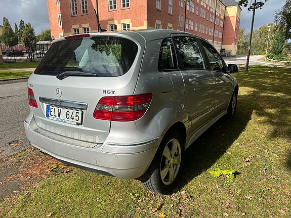 Mercedes-Benz B180 6 of 10