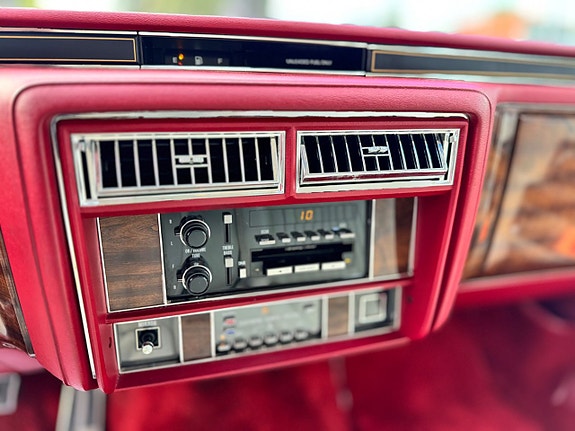 Cadillac Brougham 15 of 16