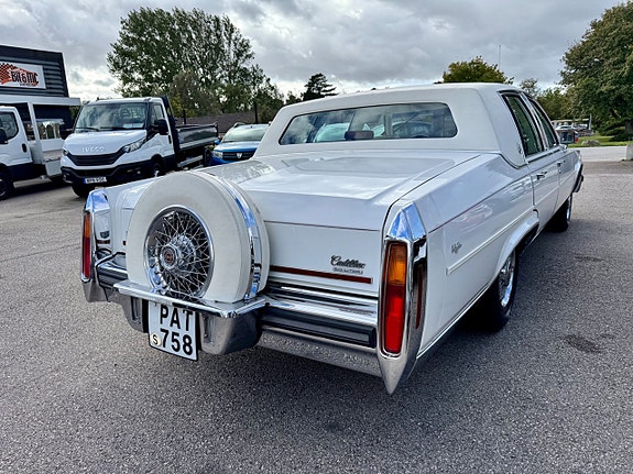 Cadillac Brougham 7 of 16