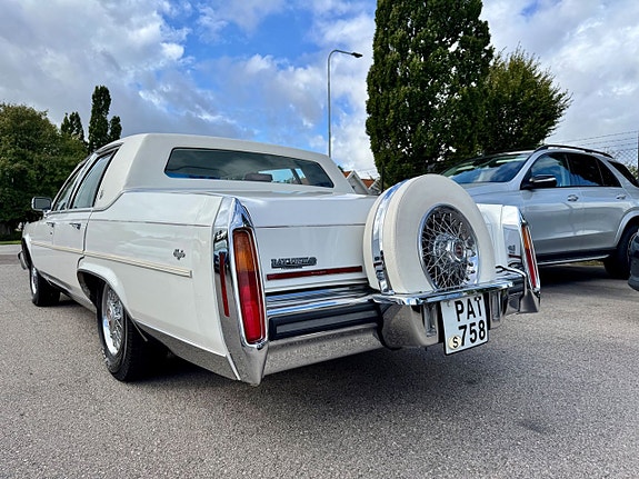Cadillac Brougham 2 of 16