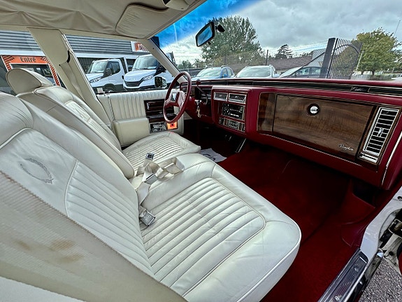 Cadillac Brougham 11 of 16