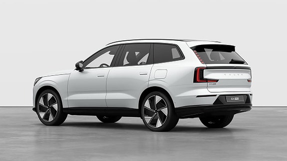 Volvo EX90 4 of 8