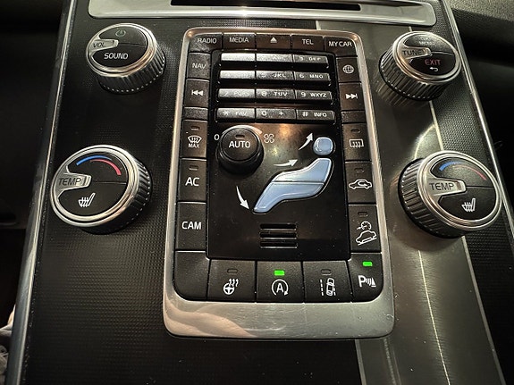 Volvo XC60 13 of 17