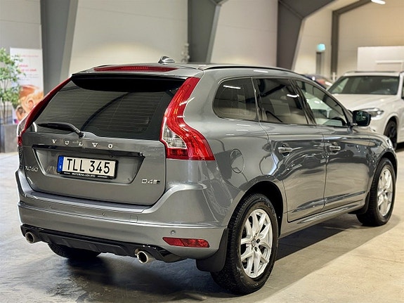 Volvo XC60 3 of 17