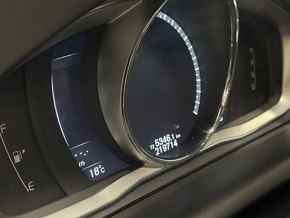 Volvo XC60 11 of 17