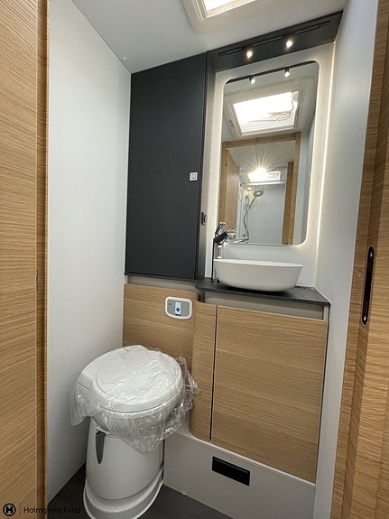 Adria Matrix 670 SL 60Y | LÅNGBÄDDAR | 60Y EDITION 24 of 27