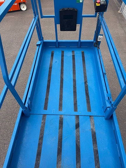 Elsaxlift 12m Genie GS4047 - Begagnad 3 of 7