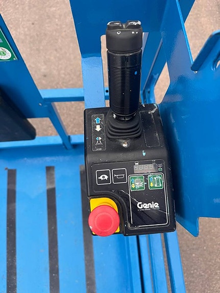 Elsaxlift 12m Genie GS4047 - Begagnad 4 of 7