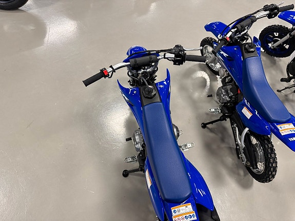 Yamaha TT-R 50 -25 3 of 4