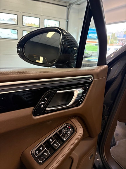 Porsche Macan 9 of 18