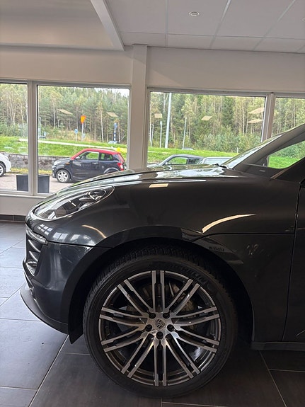 Porsche Macan 5 of 5