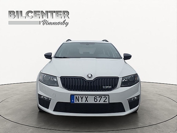Skoda Octavia 2 of 5