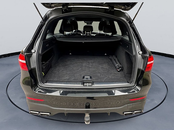 Mercedes-Benz GLC63 21 of 30