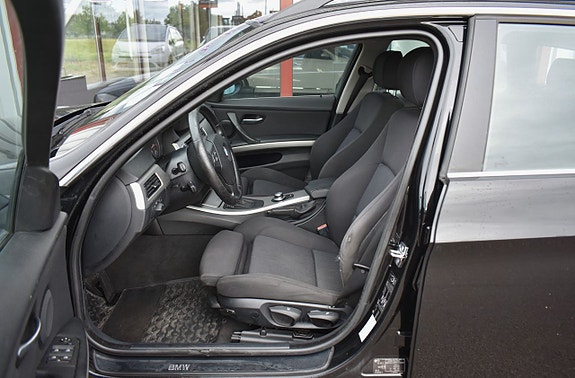 BMW 325d 8 of 17