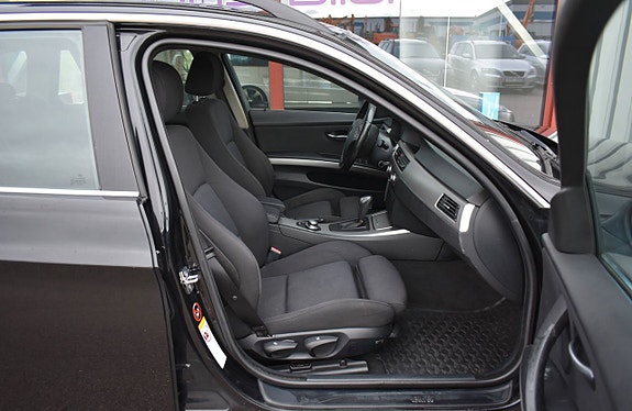 BMW 325d 9 of 17