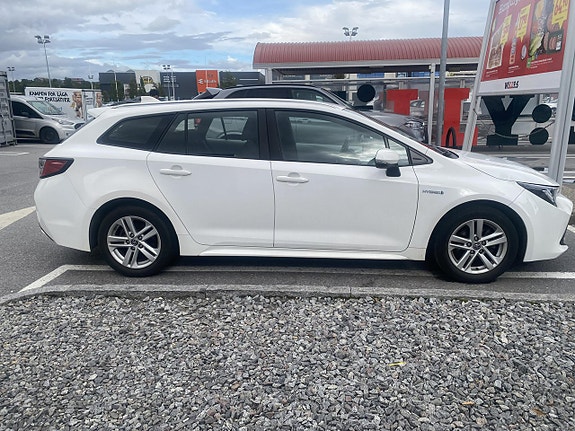 Toyota Corolla 3 of 4