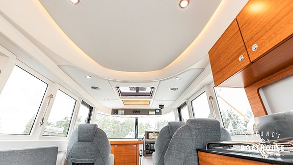 Paragon 31 Cabin | 2x Volvo Penta D4-320DPI 22 of 30