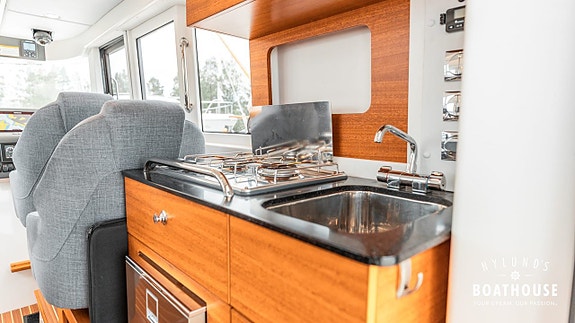 Paragon 31 Cabin | 2x Volvo Penta D4-320DPI 25 of 30