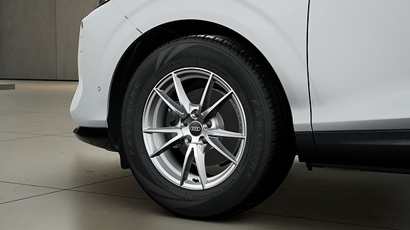 Audi Q3 4 of 5