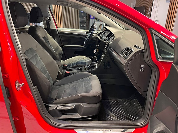 Volkswagen Golf Alltrack 19 of 25